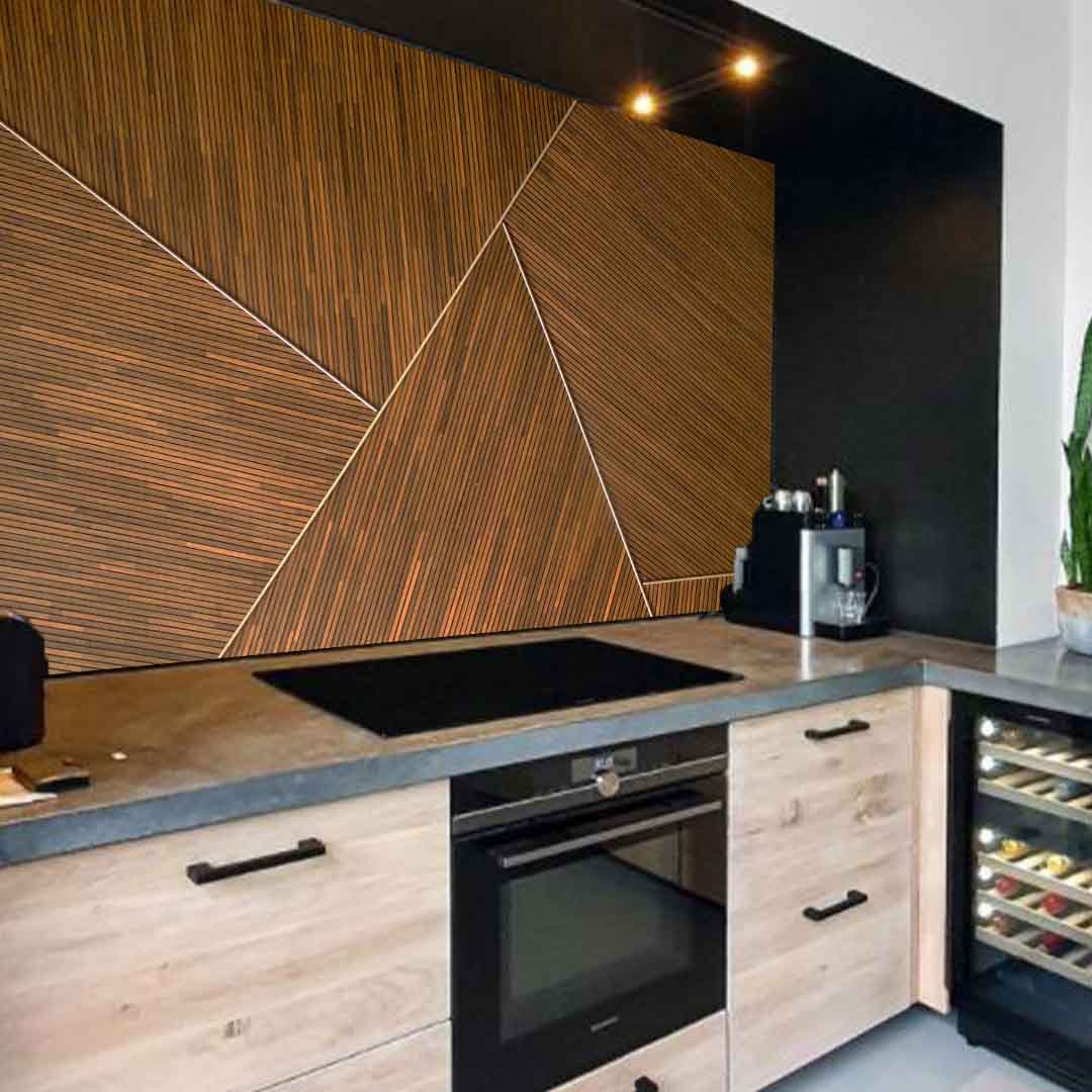 Tijdens ~ Geschatte Dwaal Keukenachterwand met hout look en lijnenspel - Kunst in je keuken