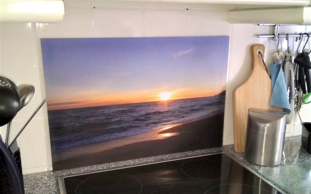 Prachtige zonsondergang op spatscherm