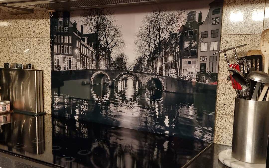 Keukenspatscherm met Amsterdamse gracht