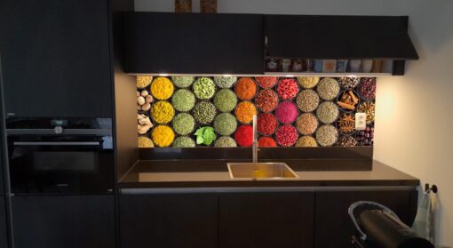 keukenachterwand_kleurige_kruiden