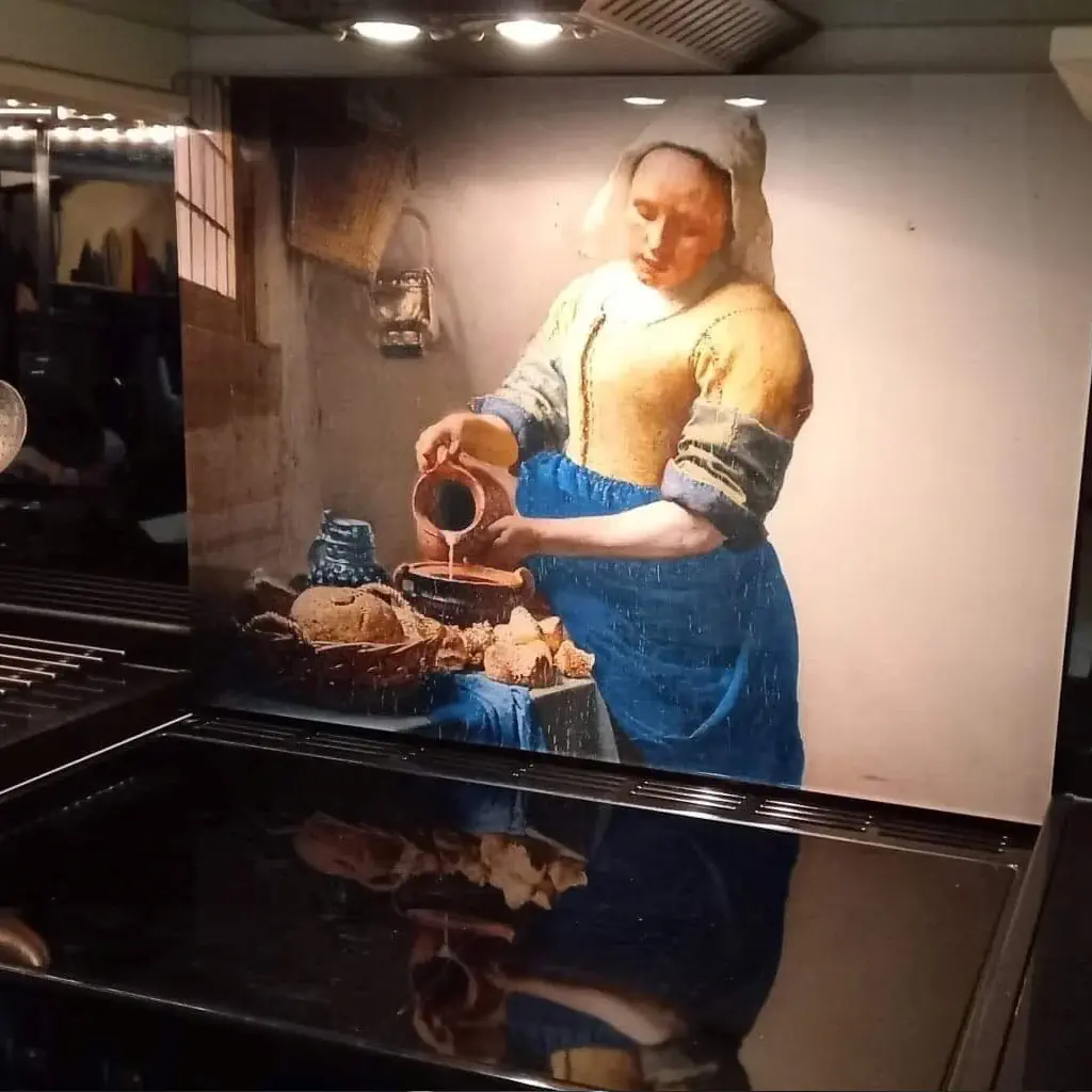 Achterwand met Melkmeisje van Vermeer