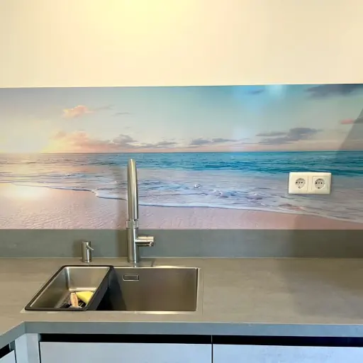 Aluminium-spatscherm-keuken-op-maat-zonder-boren_03