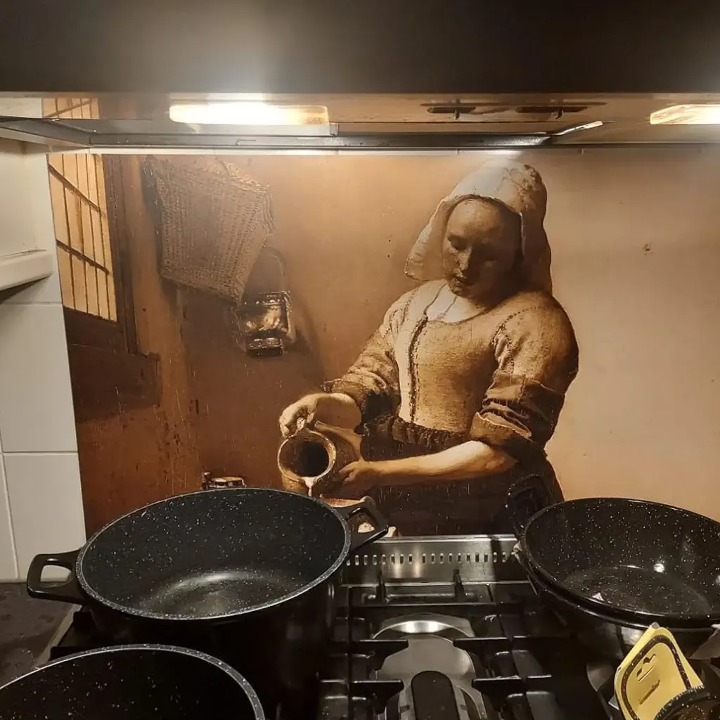 Backsplash met Melkmeisje in sepia