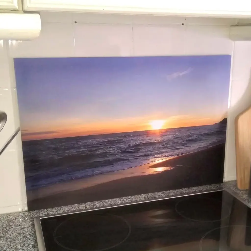 Prachtige zonsondergang op spatscherm