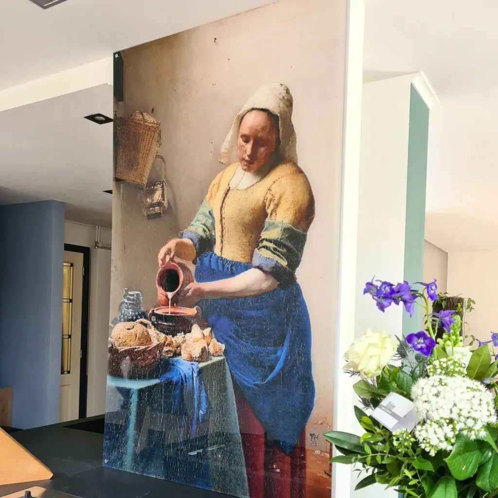 Staande achterwand met Melkmeisje van Vermeer Staande achterwand met Melkmeisje van Vermeer
